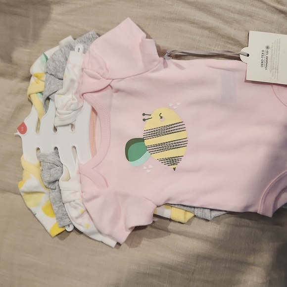Newborn onesies - Picture 1 of 4